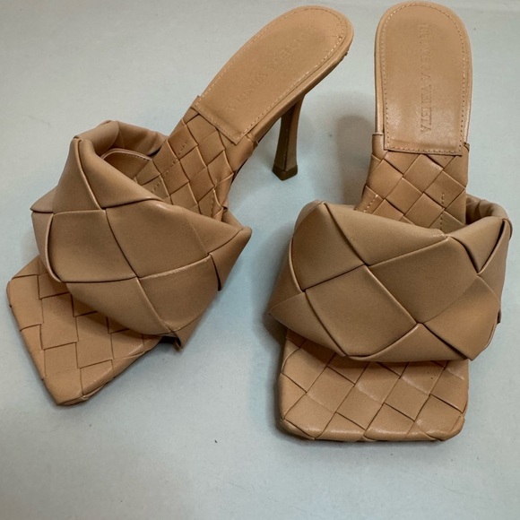 Bottega Veneta Shoes - Bottega-Inspired Padded Mules | Light Beige | Size 6 | Chic Minimalist Heel